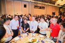 第二届出海全球峰会暨2025年中产业高峰论坛 全球之夜  (11).jpg