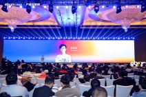 2025亿邦产业互联网年会 (16).jpg