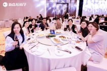 2025首届·中国AI商业落地峰会 (25).jpg